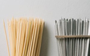 Brochetas de bambú certificadas para parrilla con seguridad térmica superior y costos optimizados para compradores B2B